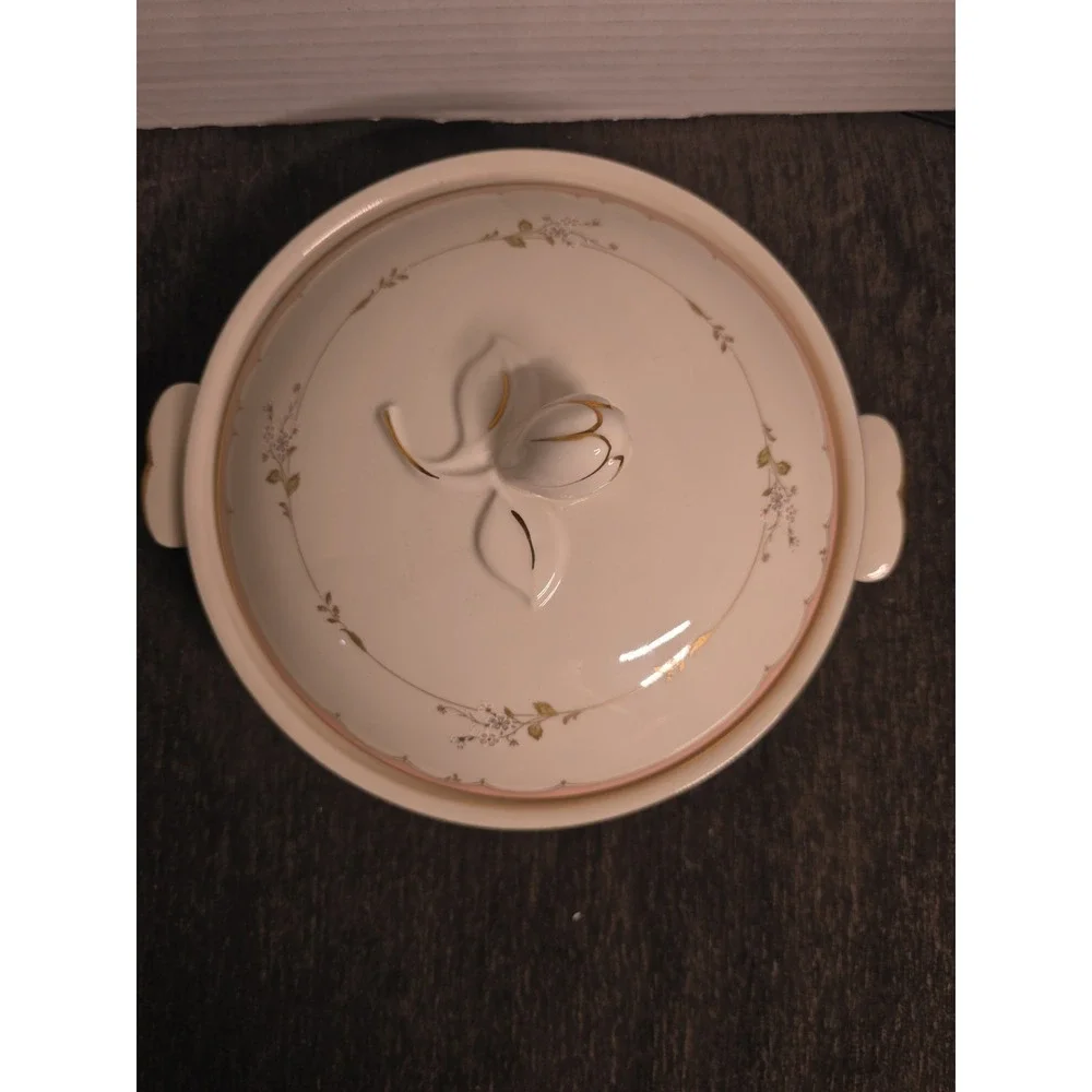 Mikasa Ultra Cream Bake & Serve Covered Casserole Dish Monticello UP277